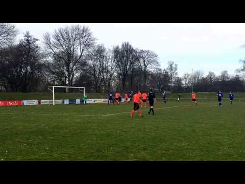 De 1-0 van Selwin de Vries namens Leeuwarder Zwaluwen tegen Olde Veste. (04-02-2017)