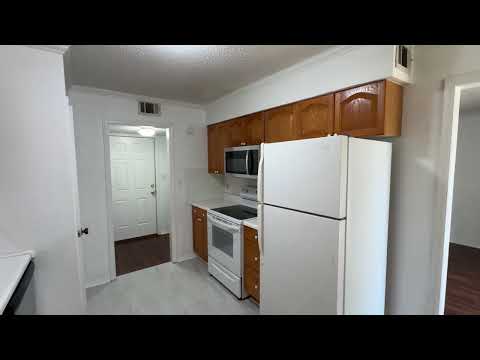3 bed upstairs condo in Norman, community pool and plenty of parking! property video