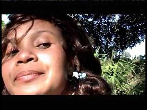 Dhalia Saramba  Manigna clip officiel 2005
