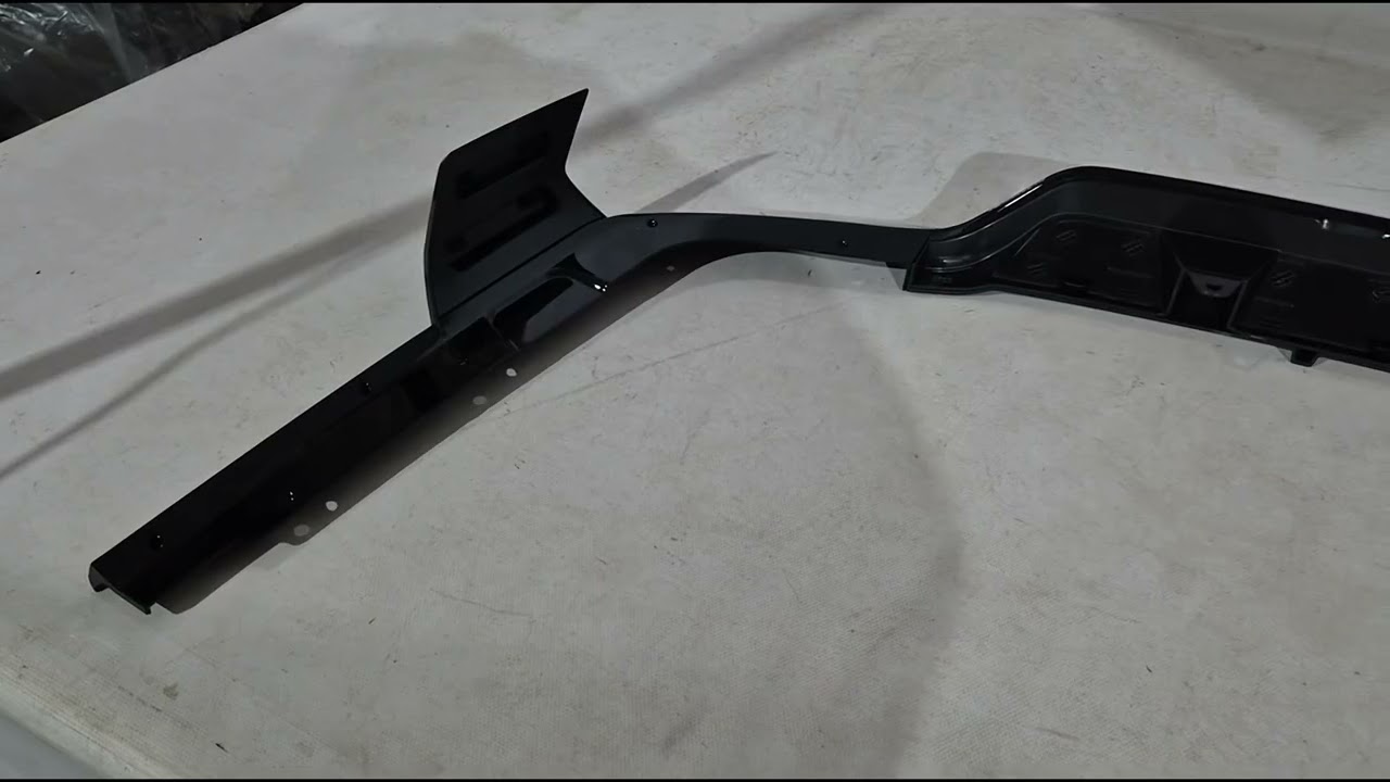 BMW X7 G07 2019- гг. Задний диффузор Paradigm Black Knight (для M-Sport 2022+) Video 1