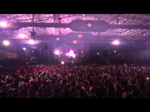 Dj Yoeri - Fuck on Cocaine ( Brennan Heart Remix ) @ Q-BASE 2015