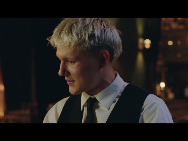 Flasche Kreist von 01099 & Ski Aggu ((jetzt ansehen))