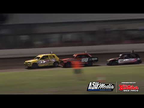 Junior Sedans: 2015/16 CQ Title - A-Main - Rockhampton Speedway - 27.03.2016