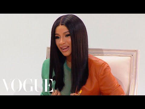 カーディB、バーニー・サンダースと娘の子育て、そしてオフセットとのコーディネート｜Vogue (Cardi B on Bernie Sanders, Raising Her Daughter, and Coordinating Outfits with Offset | Vogue)