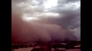 preview picture of video 'Dust Storm Rolling over Camp Jeffries, Ramadi, Iraq'