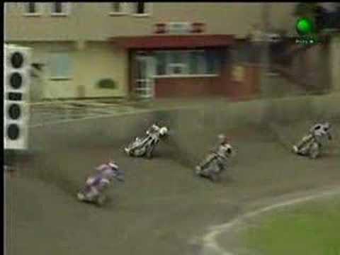 Trojanowski crashes into fence