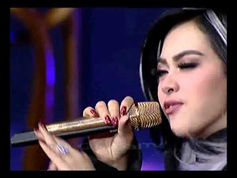 Panggung 'Dream Big' Syahrini Membahana di Bright Awards 2016