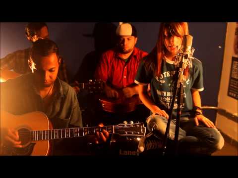 Avril Lavigne Nobody´s Home Acoustic cover  (Tamara Angel)