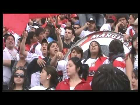 "Resumen Hinchada Partido Final 2008." Barra: Los Marginales &bull; Club: Curicó Unido
