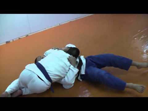 中山徹　柔術テクニック　崩れ上四から送り襟締め