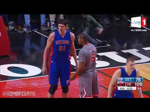 🏀 Boban Marjanovic Posting Up Bobby Portis - Pistons vs Bulls - Dec 19, 2016 - 2016-17 NBA Season