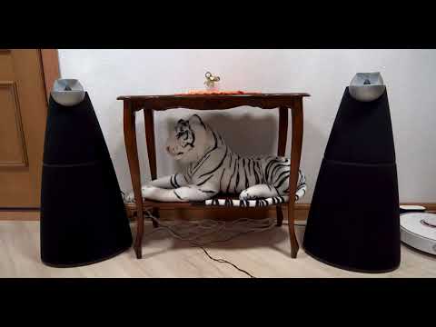 BeoLab 9 - Nancy Sinatra: Bang Bang (My Baby Shot Me Down)