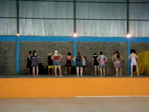 Apresentação de Dança na FIB Bauru - 3º ano de Ed. física Noturno 25/11/2009