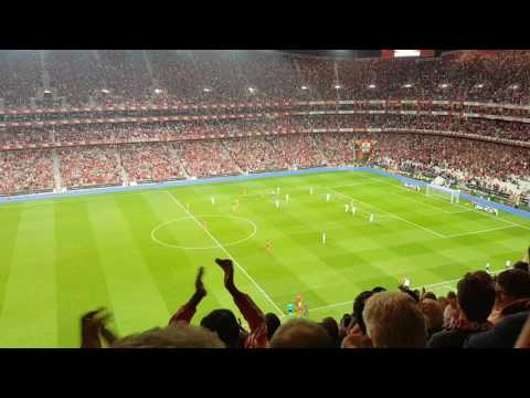 UEFA Champions League: Benfica x Beşiktas - José Gomes 17 years old comes in