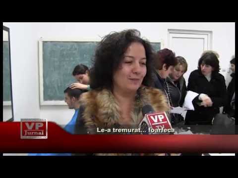 Le-a tremurat… foarfeca