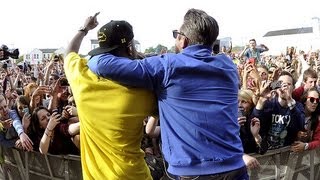 Dizzee Rascal &amp; Robbie Williams - Going Crazy at Radio 1&#39;s Big Weekend 2013