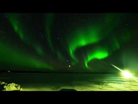 Show hipnotizante da aurora boreal no norte de Ontário, Canadá | 23 de março de 2023