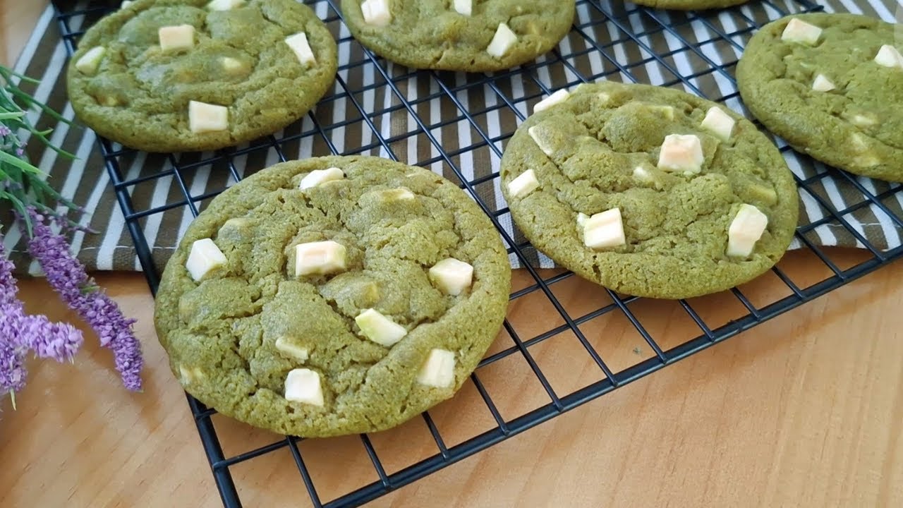 Cook Me Food's Soft & Chewy Matcha White Chocolate Cookies