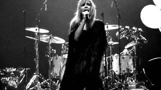 Oh Land - We Turn it Up, live at the Warfield, San Francisco April 15, 2011