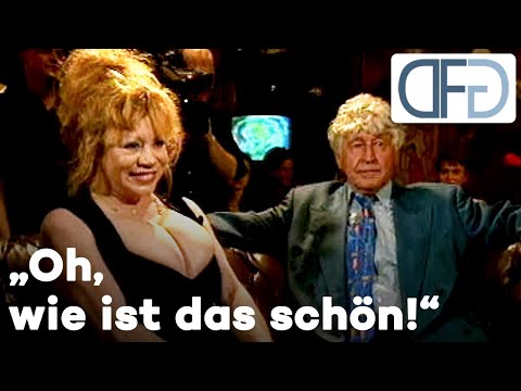 Gotthilf Fischer and Kitten Natividad steal the show from Christoph Schlingensief | Talk 2000 (8/8)