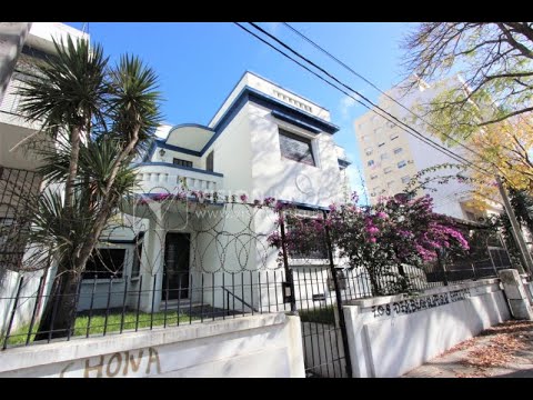 Padrón único de 641m2 en Pocitos con Casa de 13 ambientes, 302m2 construidos.