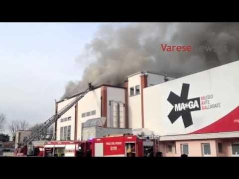 L’incendio al Maga partito dal tetto