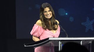 Idina Menzel Receives Disney Legend Award at D23 Expo 2022 - Sings "When You Wish Upon A Star"