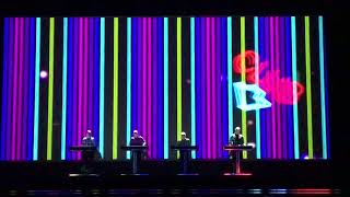 Kraftwerk 3D koncert - Neon licht - Budapest Sportaréna 2018.02.21.
