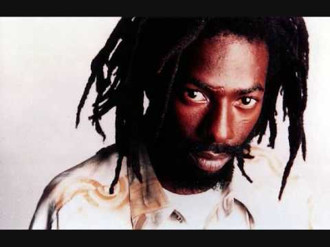 Buju Movin' lyrics