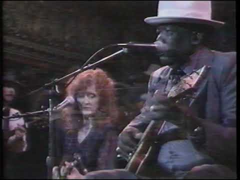 John Lee Hooker & Bonnie Raitt - I'm in the Mood
