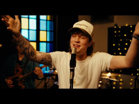 Cameron Whitcomb - Bad Apple [Live Performance]