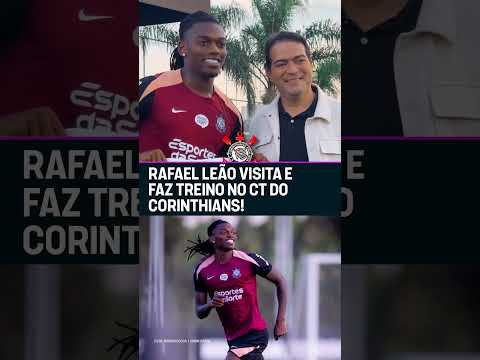 JÁ PENSOU, FIEL?! Rafael Leão tá no Brasil e resolveu fazer uma visita ao CT do Corinthians #shorts