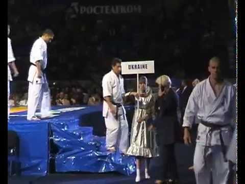 Эдуард Ерёменко капитан команды выводит сборную Украины на Чемпионате Мира по киокушин каратэ