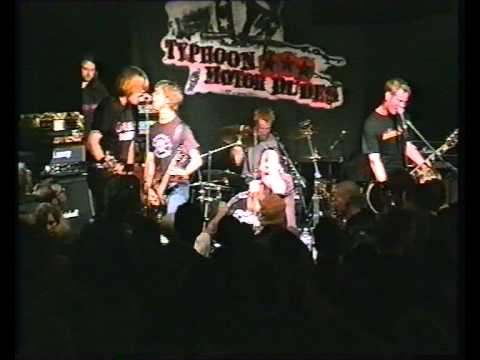 TYPHOON MOTOR DUDES - Torn (live)