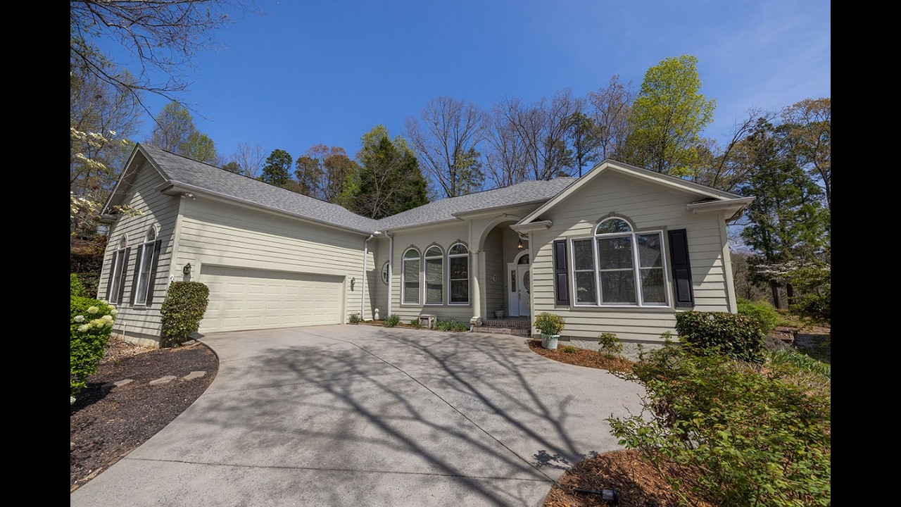 21 Quartermaster Dr., Salem, SC- Keowee Key