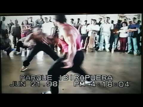 RODA DE CAPOEIRA NO  PARQUÊ DO IBIRAPUERA, ANO: 1992