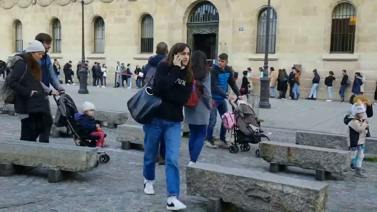 გასეირნება პარიზში