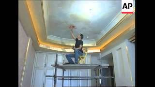 Iranian painter adopts a unique style