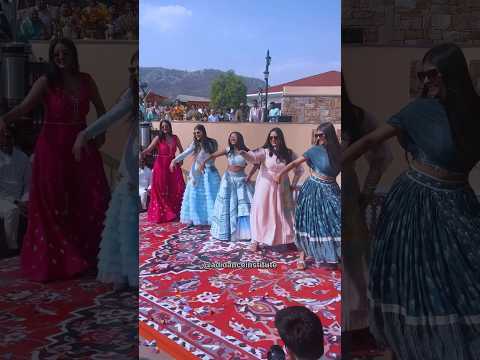Sharara | Bride Sisters | Mehendi Dance #weddingdancesteps #dance #wedding #sangeetdancesteps