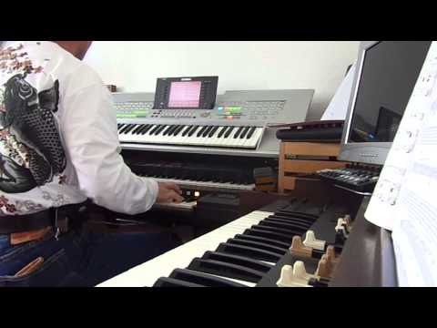 download lagu mp3 mp4 Commecicommeca, download lagu Commecicommeca gratis, unduh video klip Commecicommeca