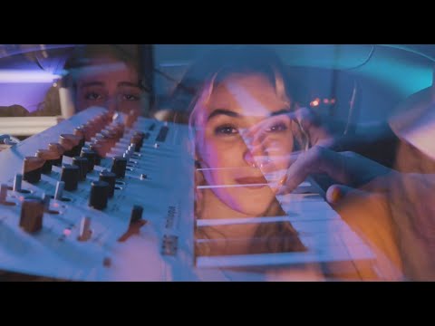 Kinneret - Lizzy Feels Dizzy! (Official Music Video)