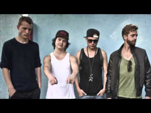 Miniatura de Never Let Me Down