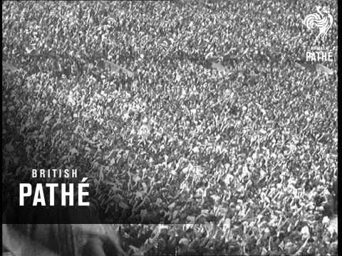 Pathe News Reviews 1956 - Jahr des Aufruhrs (1956)