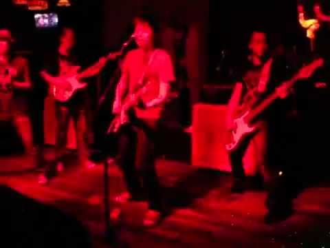 Ben's Bitches Live - Separuh Hitz