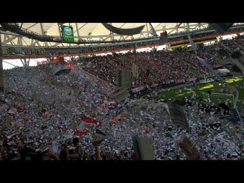 "Estudiantes 3 - Gimnasia 0. Hinchada desde adentro" Barra: Los Leales • Club: Estudiantes de La Plata