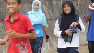 preview picture of video 'Acara Merentas Desa SMK Kabong 2009'