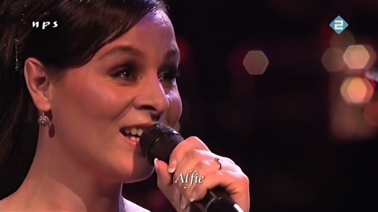 Trijntje Oosterhuis Sings Burt Bacharach