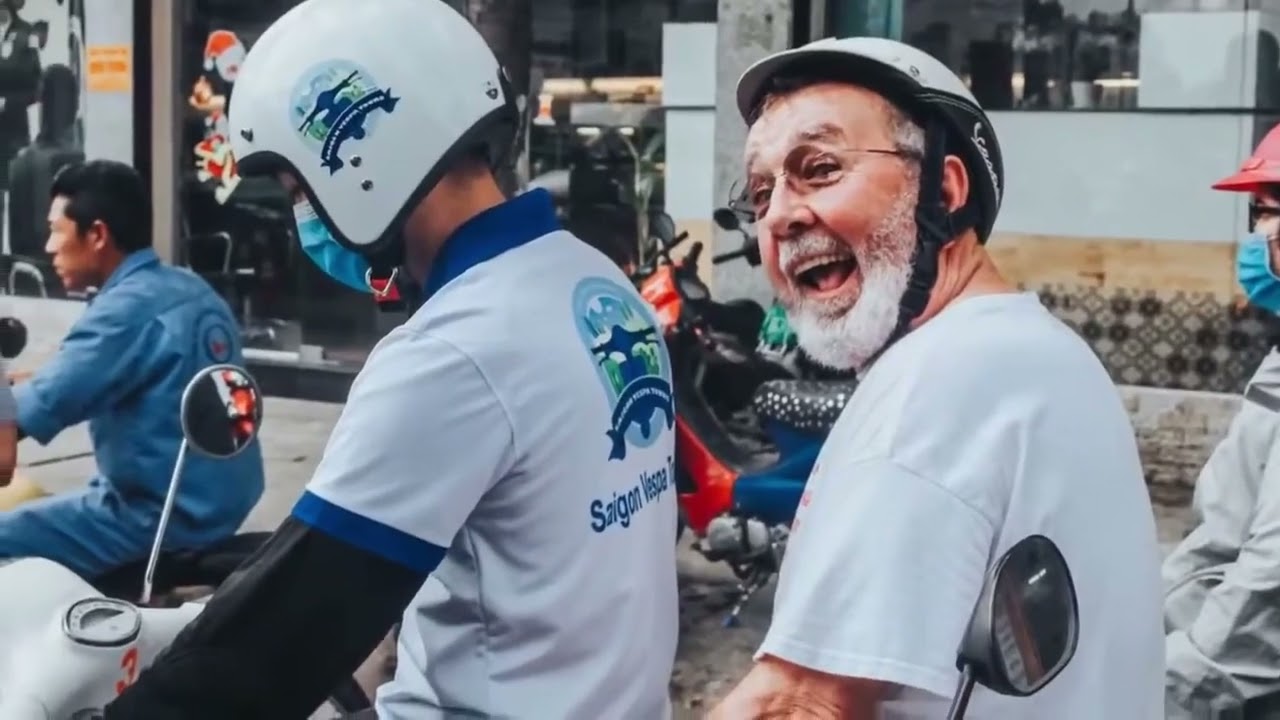 Saigon Vespa Tours, Saigon Street Food Vespa Tours, Saigon Insider Vespa Tour, Saigon By Night