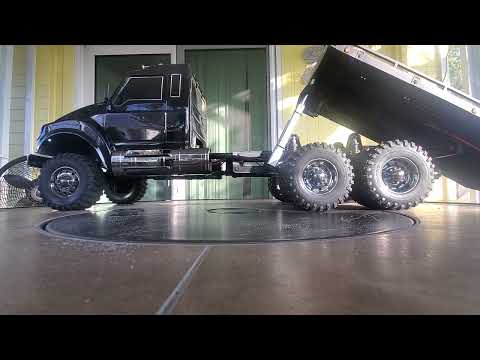 traxxas 6x6x10 ultimate hauler working rollback flat bed tow recovery truck.