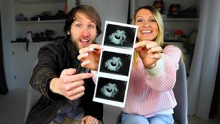 WE'RE HAVING A BABY!